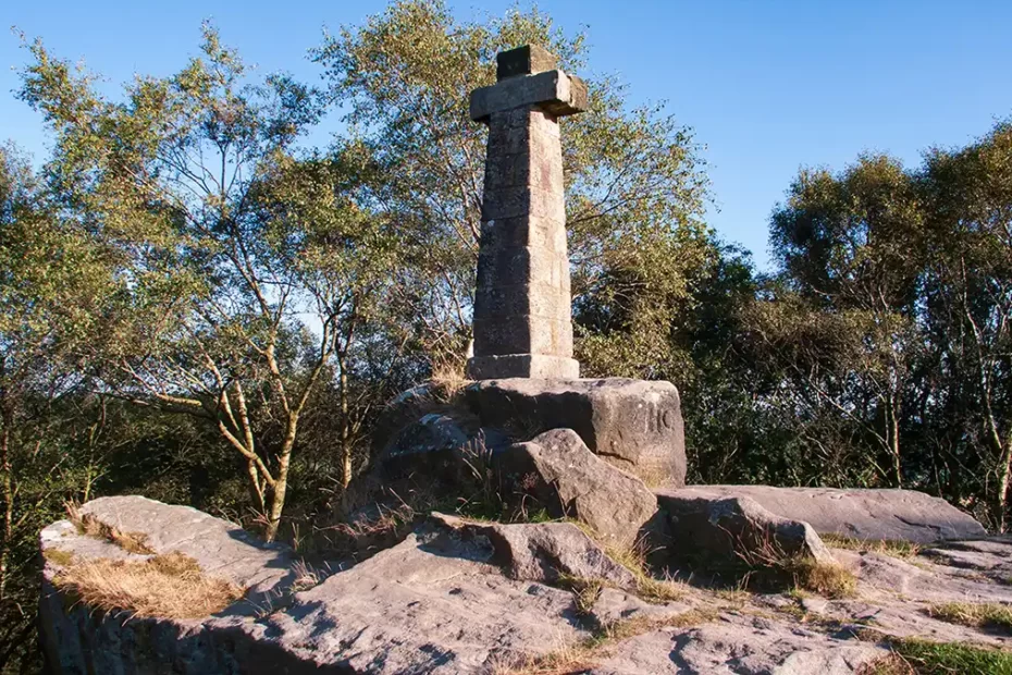 Wellington's Monument stands upon a rock outcrop